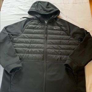 NWOT Men’s black Nike light weight jacket SZ L